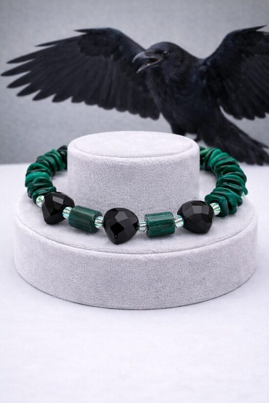 Dabīgo pērļu rokassprādze "Melno spārnu zvērests"